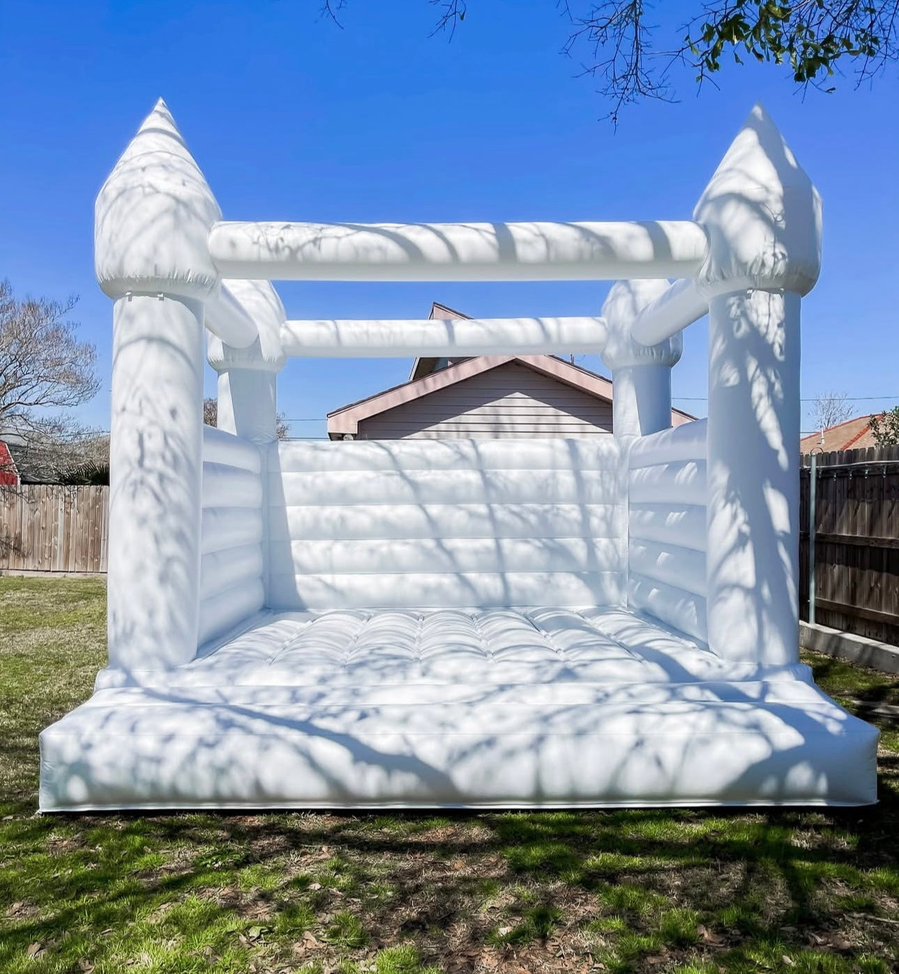 White House | 4 x 4 meters - Full Day (8hrs)